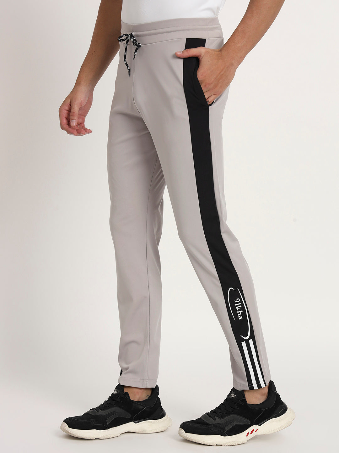 Men Striped Colour-block 4 Way Lycra Track Pant