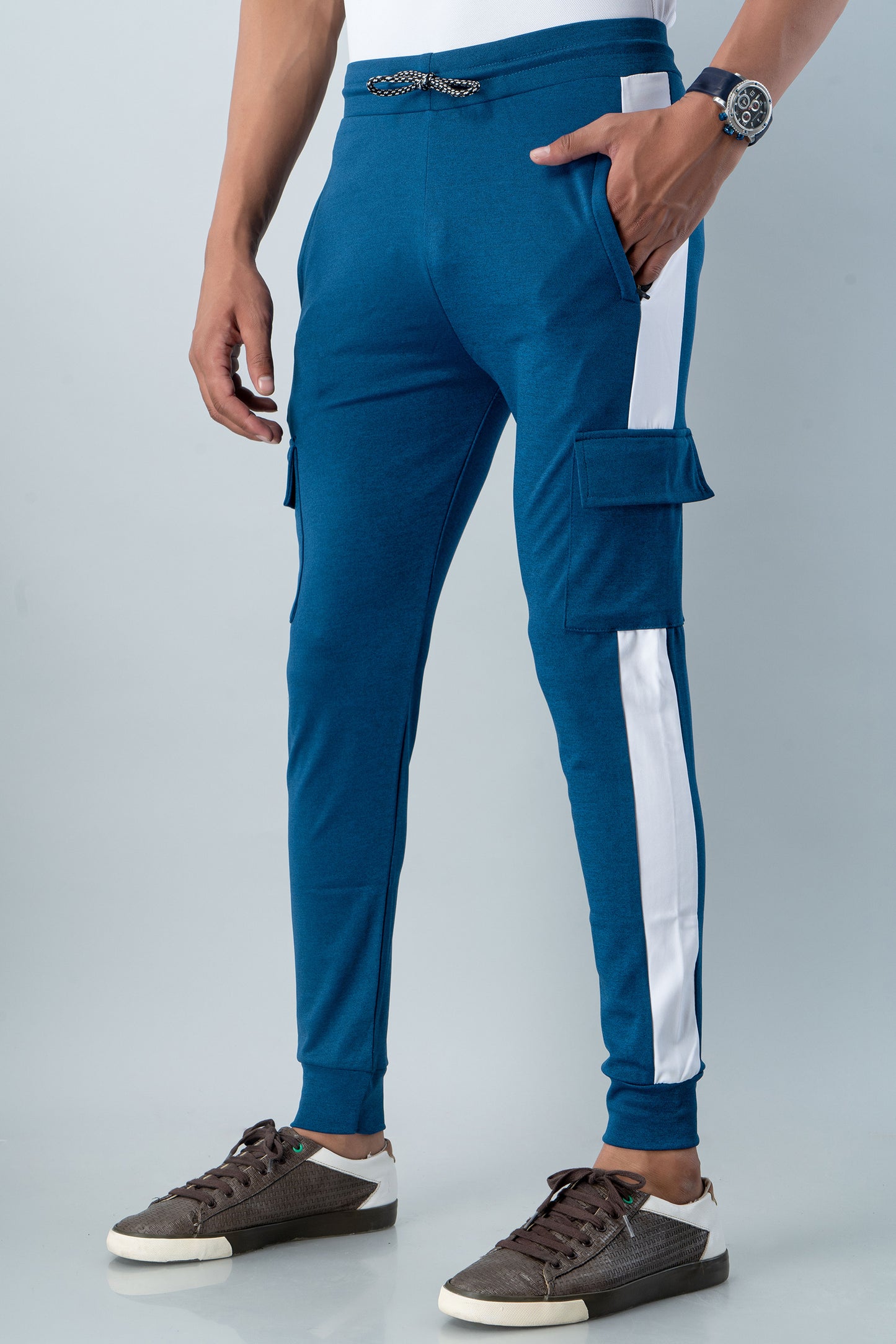Men Relaxed Mid-Rise Regular 4-Pocket Lycra Jogger