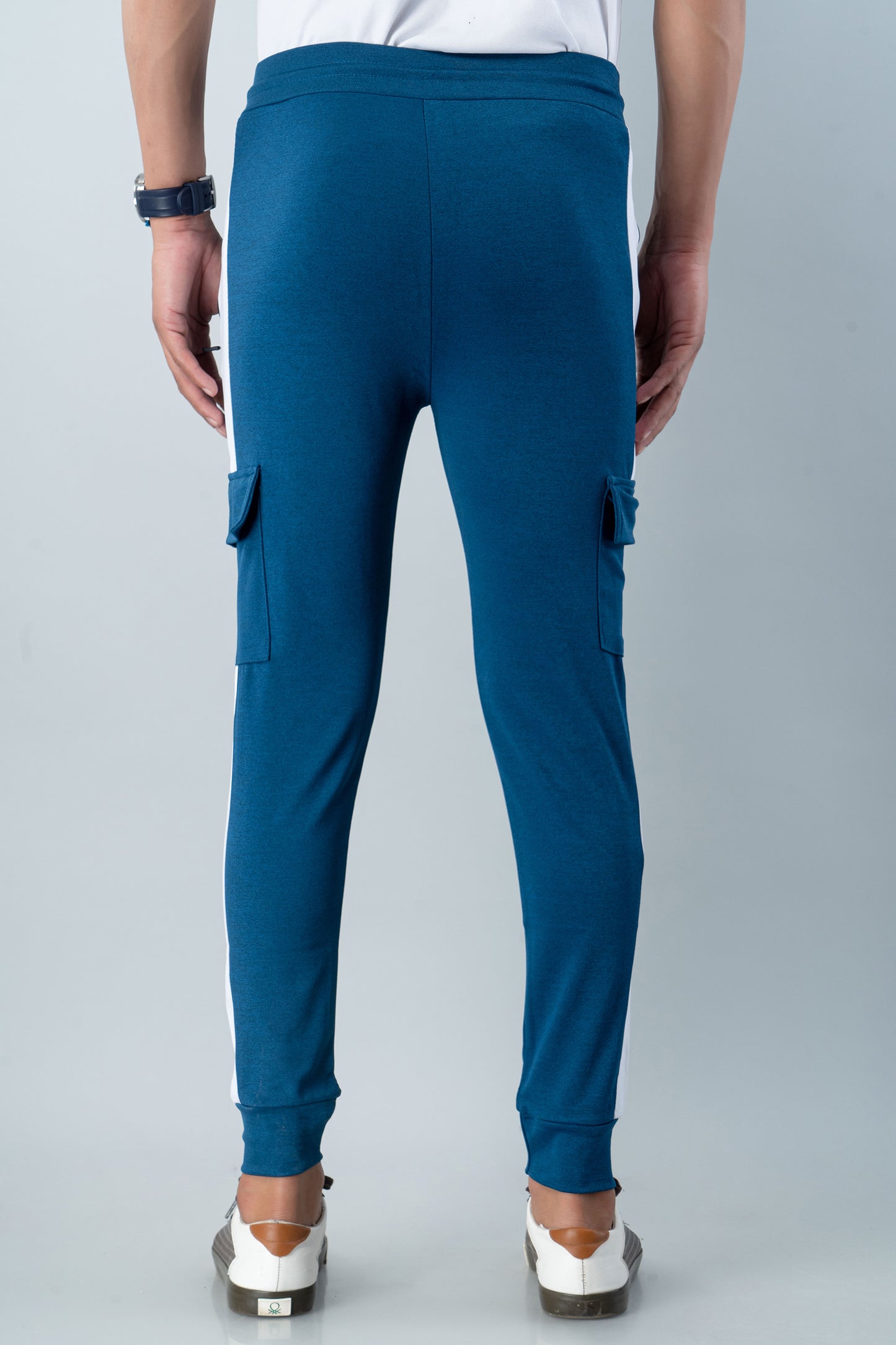 Men Relaxed Mid-Rise Regular 4-Pocket Lycra Jogger