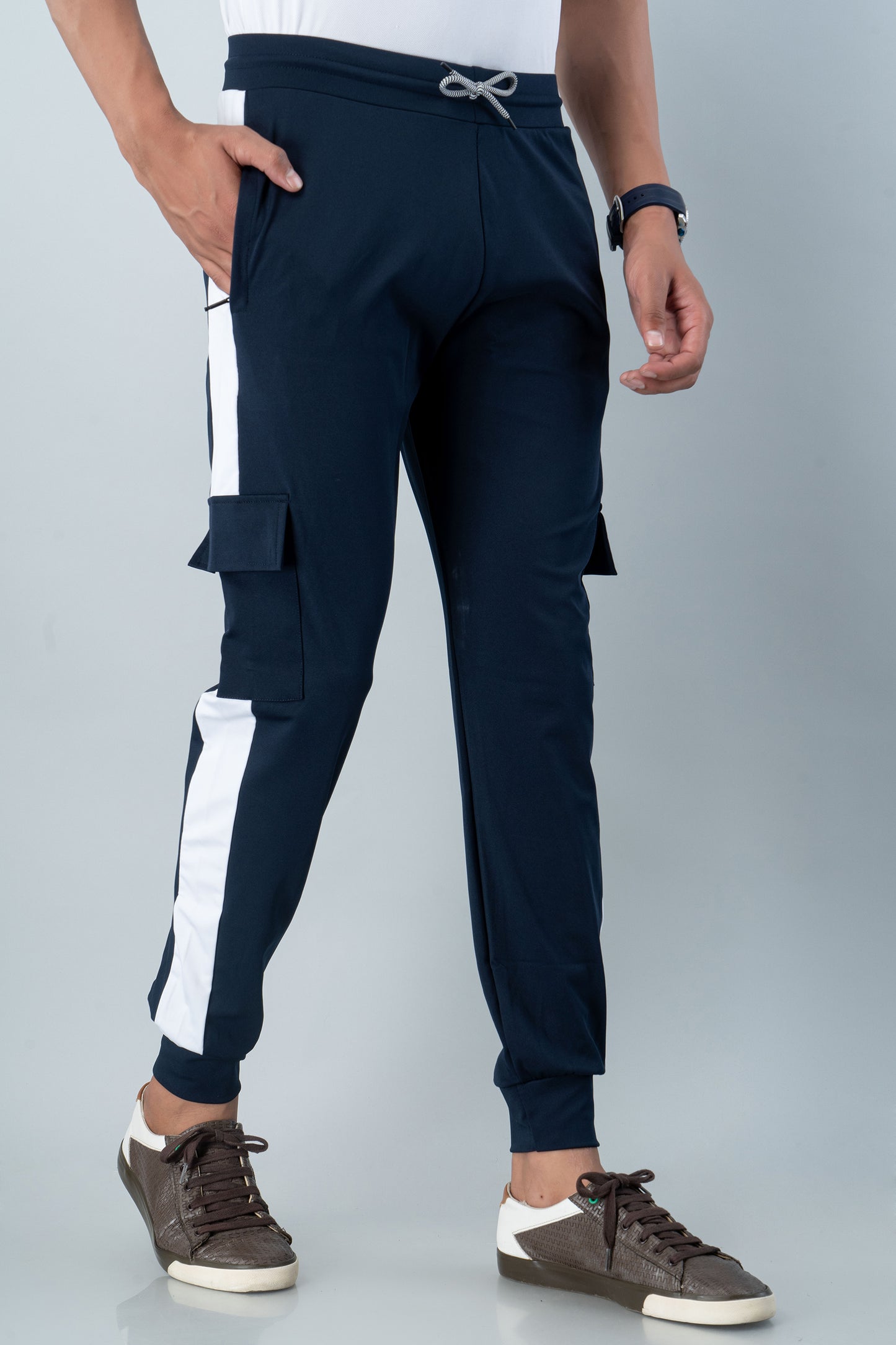 Men Relaxed Mid-Rise Regular 4-Pocket Lycra Jogger
