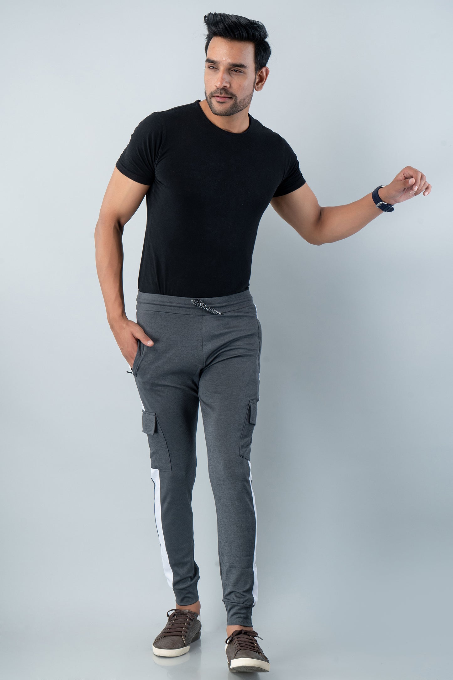 Men Relaxed Mid-Rise Regular Fit Cotton 4-Pocket Lycra Jogger