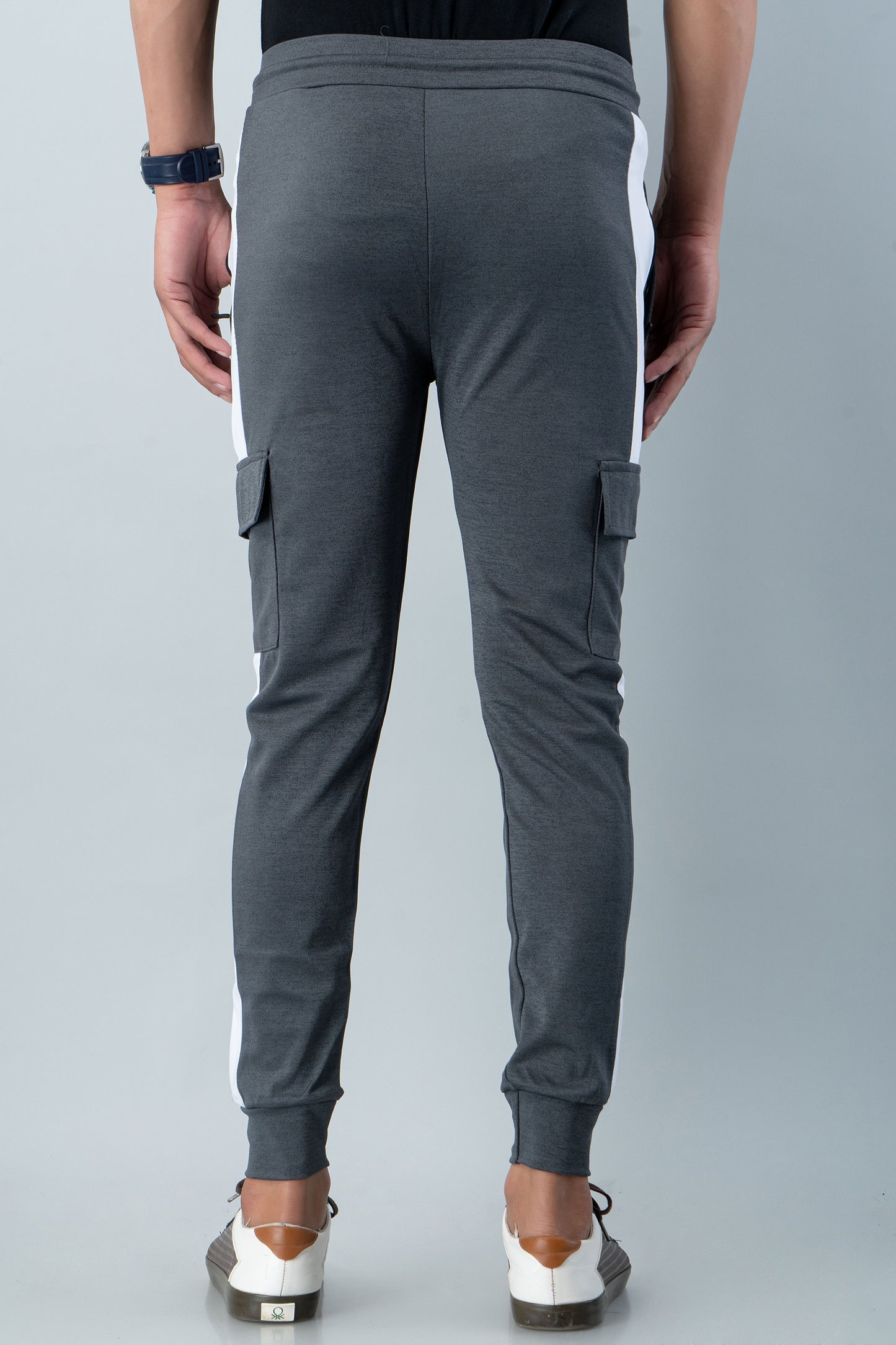 Men Relaxed Mid-Rise Regular Fit Cotton 4-Pocket Lycra Jogger