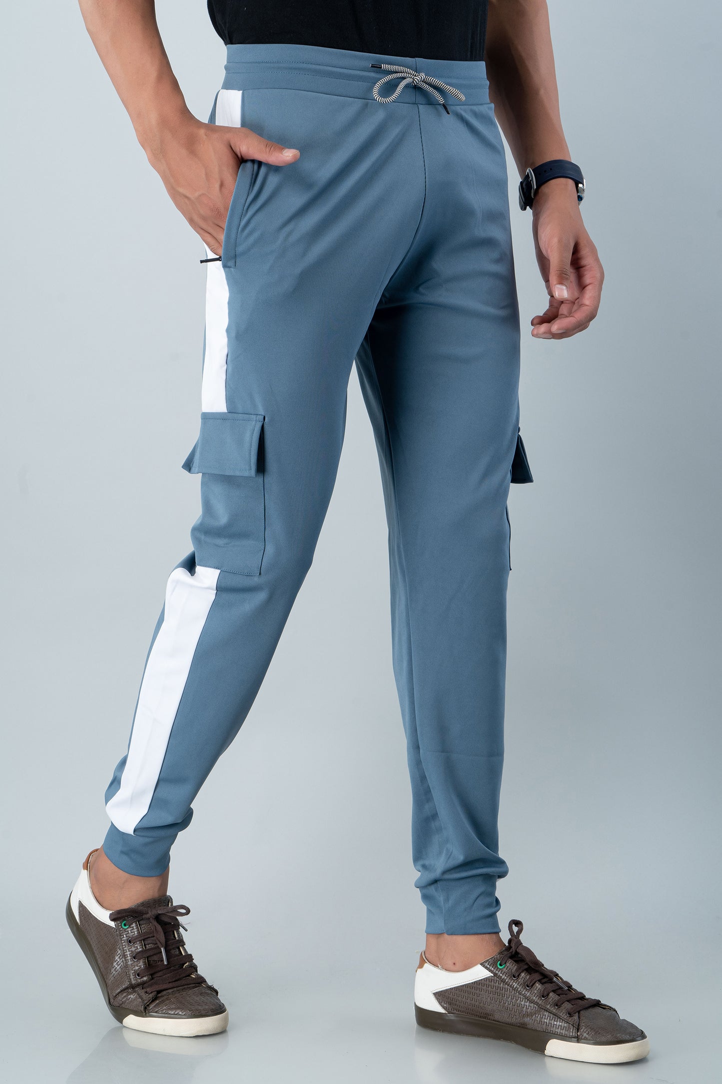 Men Relaxed Mid-Rise Regular Fit Cotton 4-Pocket Lycra Jogger